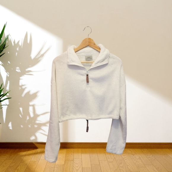Urban Outfitters White Fluffy half-zip pullover top - Picture 1 of 13